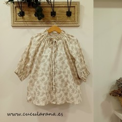 mia y lia blusa florecitas...